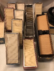 483300