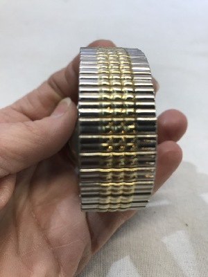 537841
