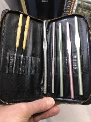 538046