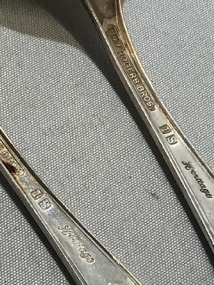 541693
