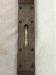 540695
