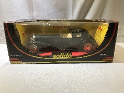 541832