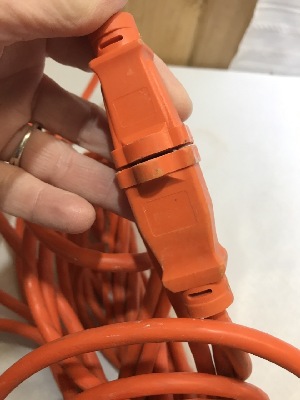 542761