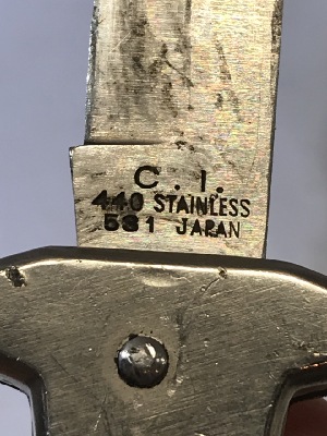 543086