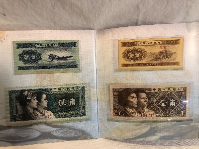 543677