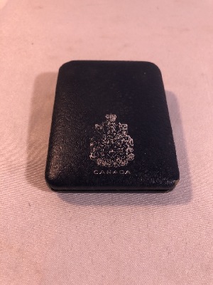 543703