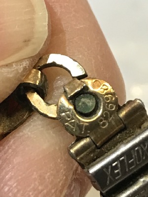543744