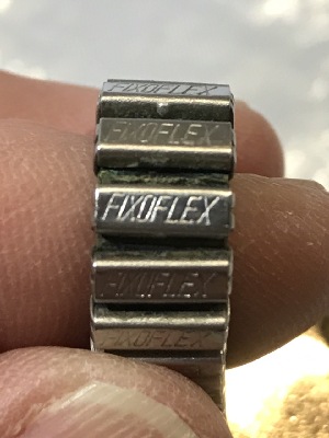 543745