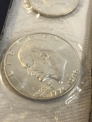543764