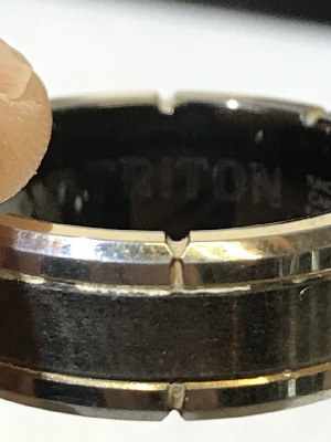 543766