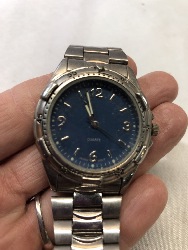 542438