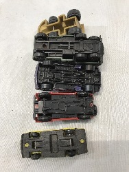 542631