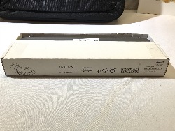 543496
