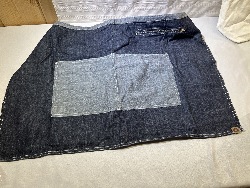 543617