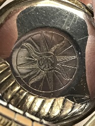 543813