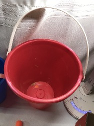 543868