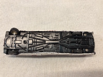 544943