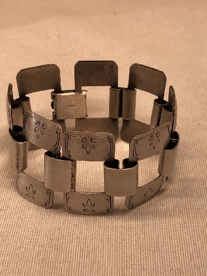545100