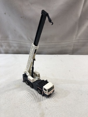 546081