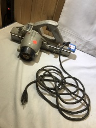 544718