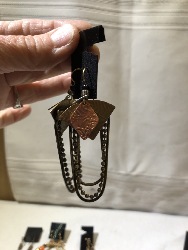546300