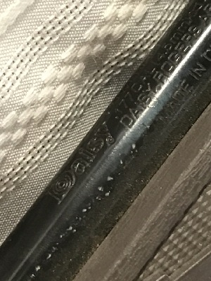 547437