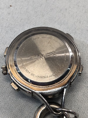 548300