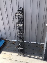 548374