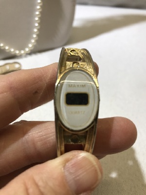 549057