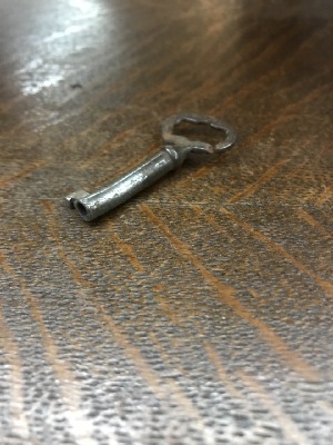 551693