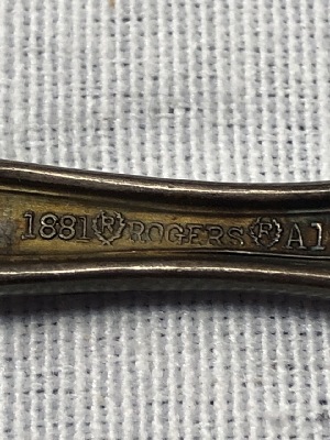 552402