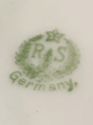 552427