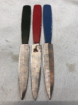 553562