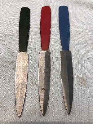 553563