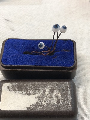 553570