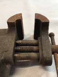 552379