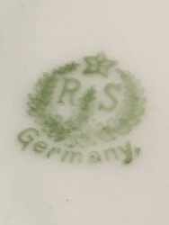 552427