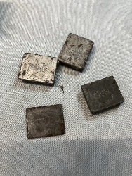 553090