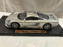553429