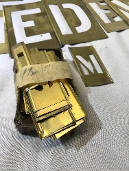 553619