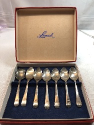 553723