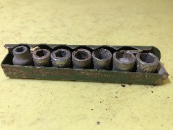 554021