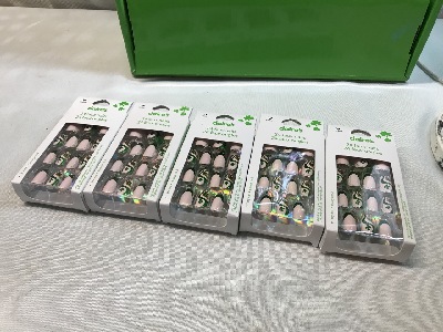 554361