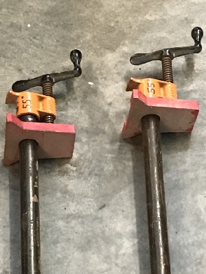 554777