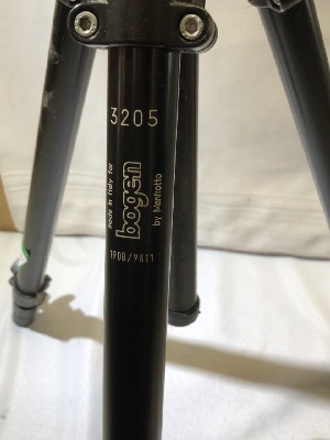 554930