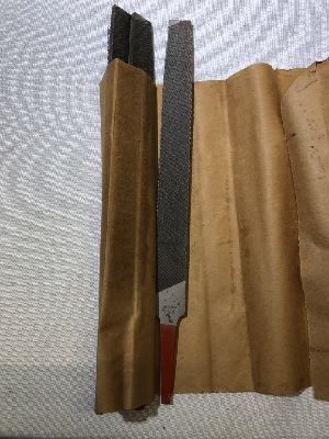 555723