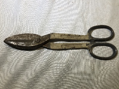 555746
