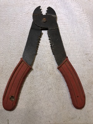 555837