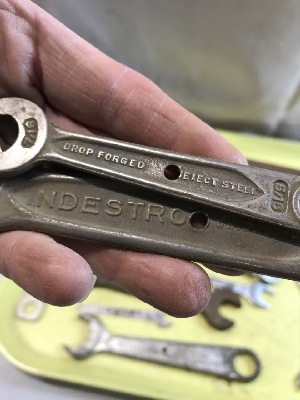 555854