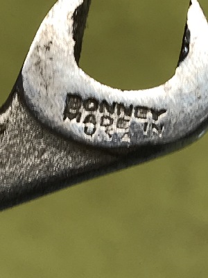 555872